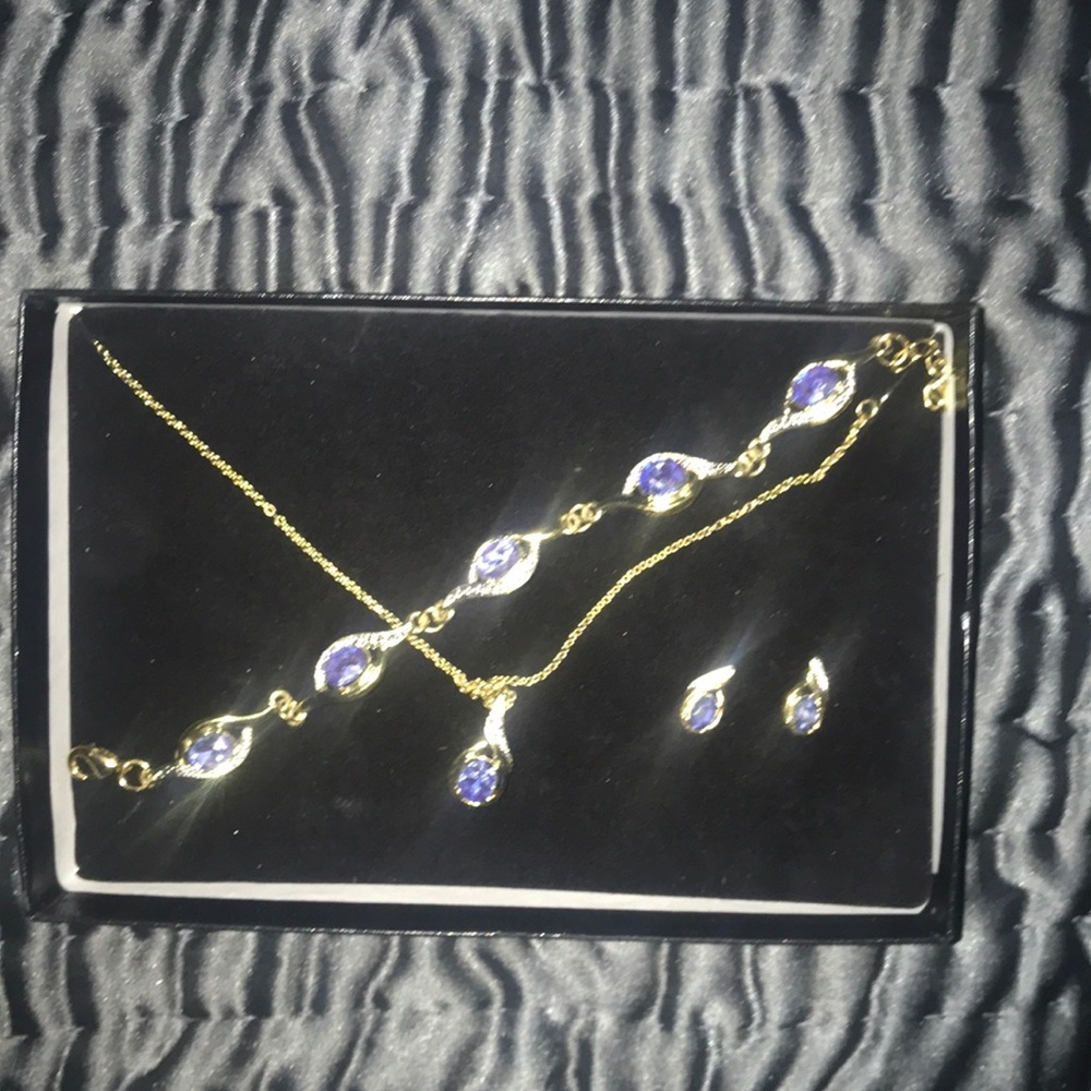 3 piece gold tone set